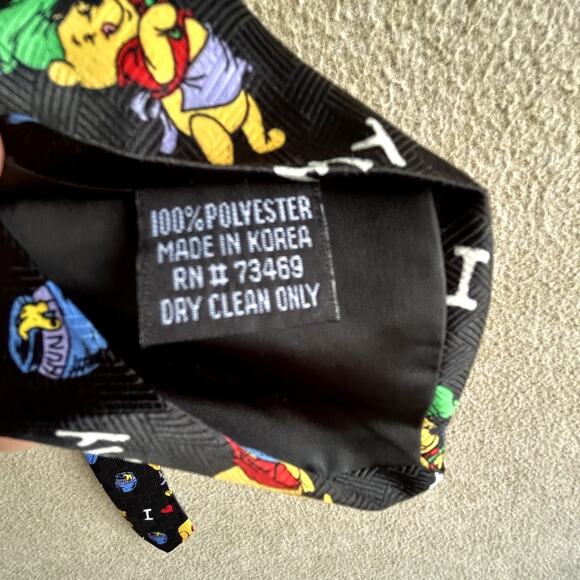 Disney Winnie the Pooh Tie - Picture 3 of 5